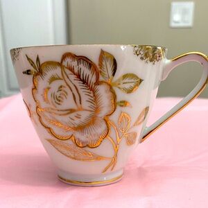 EUC VTG MADE IN JAPAN WHITE FINE BONE CHINA TEACUP WITH HAND PAINTED GOLD ROSE